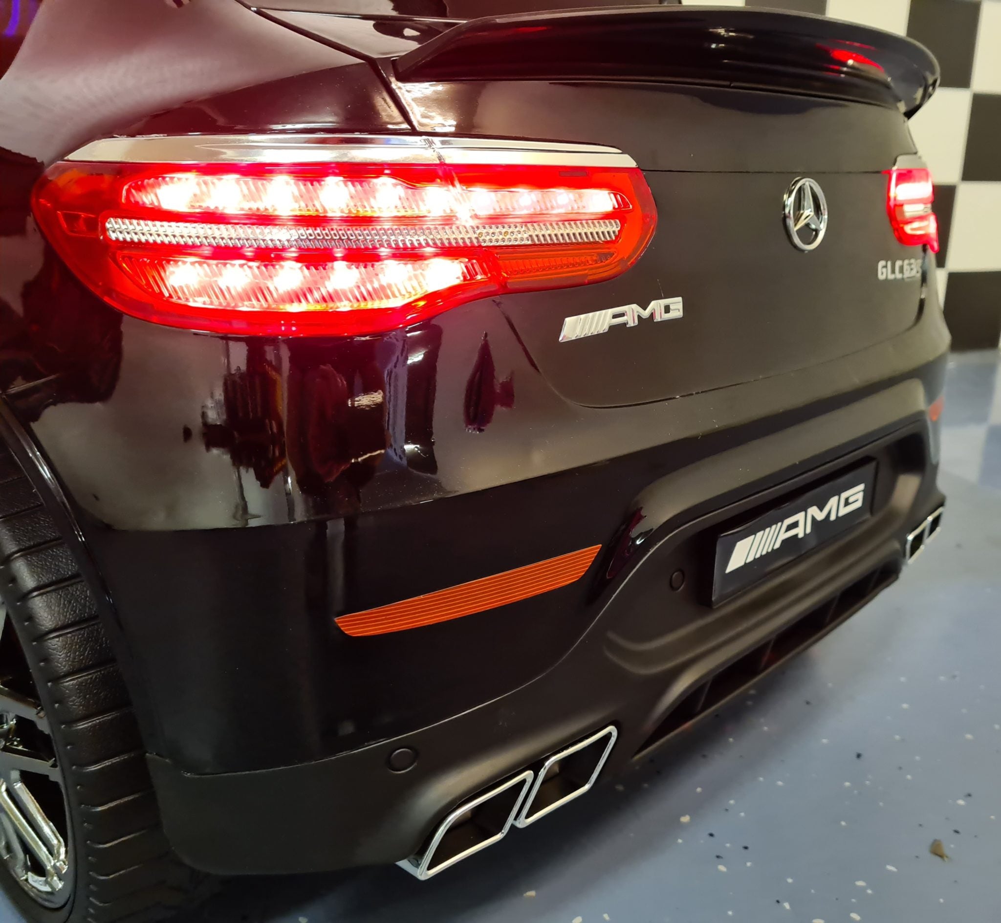 Voiture électrique enfant Mercedes GLC 63 AMG 1 place noir métallisé – Adventure Rider – vue 8