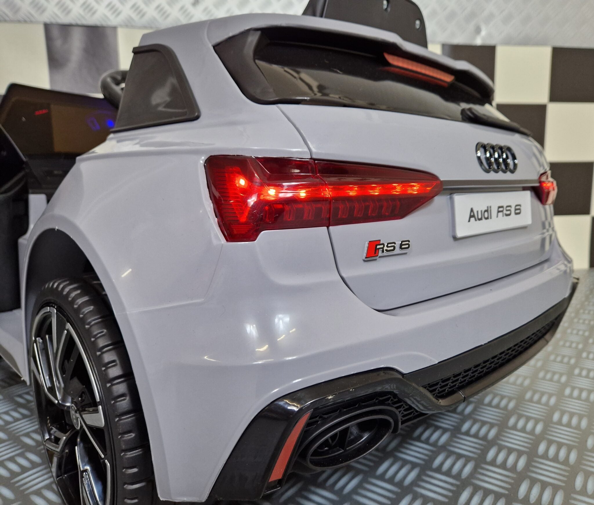 Voiture électrique enfant Audi RS 6 nardo gris – Racing Star – vue 8