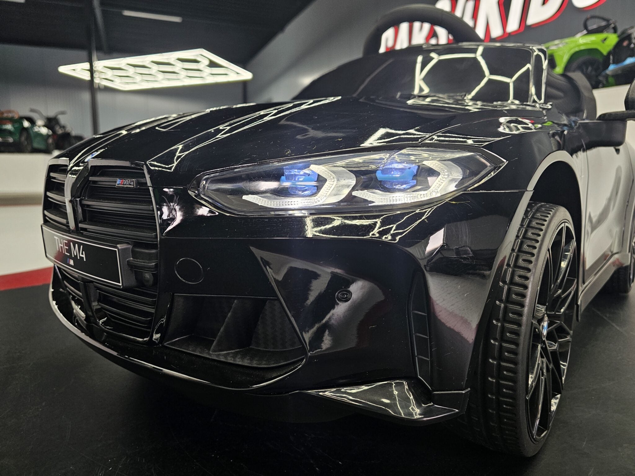 Voiture électrique enfant BMW M4 12 V noir métallisé – Urban Rider – vue 6