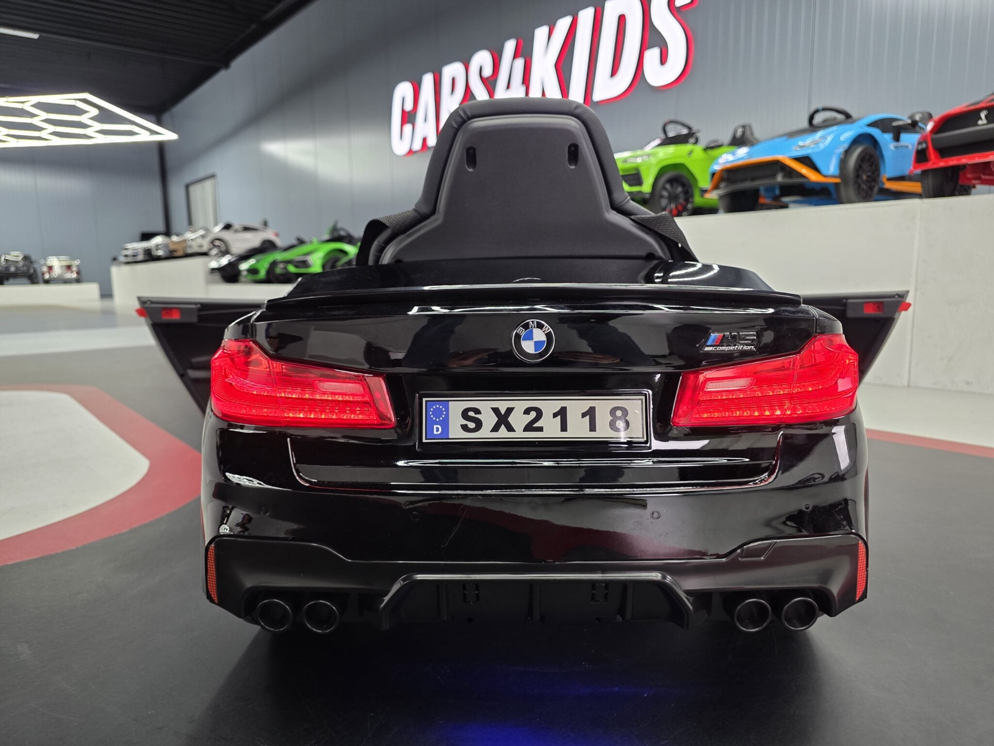 Voiture électrique enfant BMW M5 24 V noir métallisé – Urban Rider Pro – vue 5