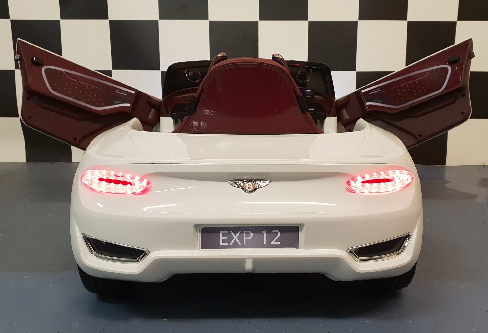 Voiture électrique enfant Bentley EXP 12 V avec télécommande blanc – Royal Drive – vue 4