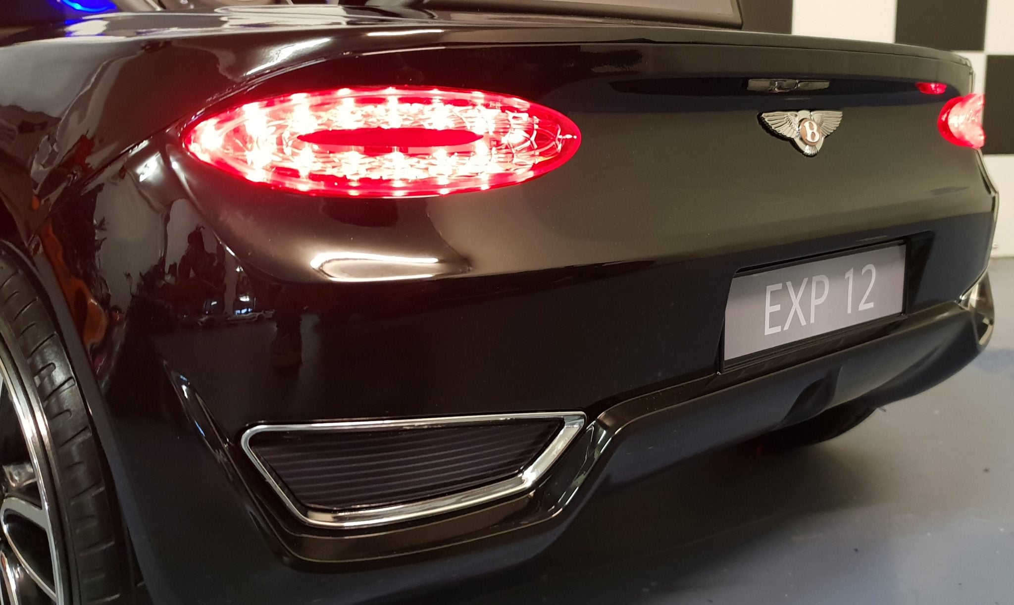 Voiture électrique enfant Bentley EXP 12 V noir – Royal Drive – vue 7