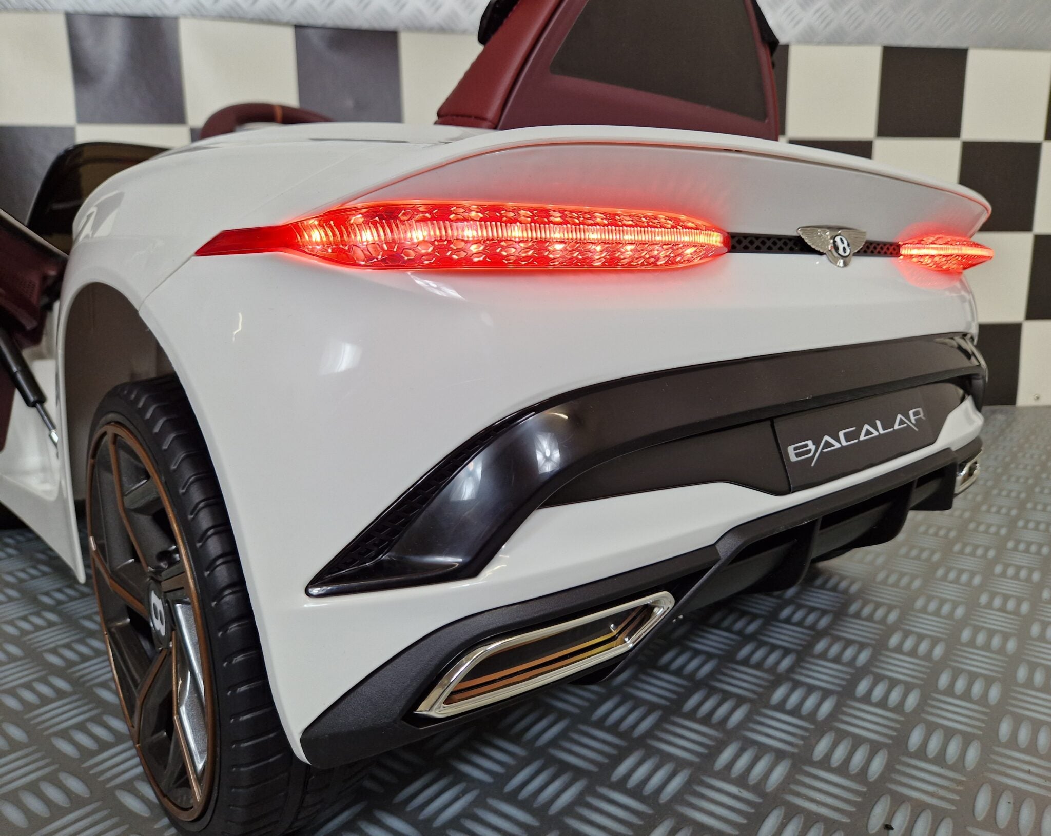Voiture électrique enfant Bentley Bacalar 12 V – Royal Drive – vue 8