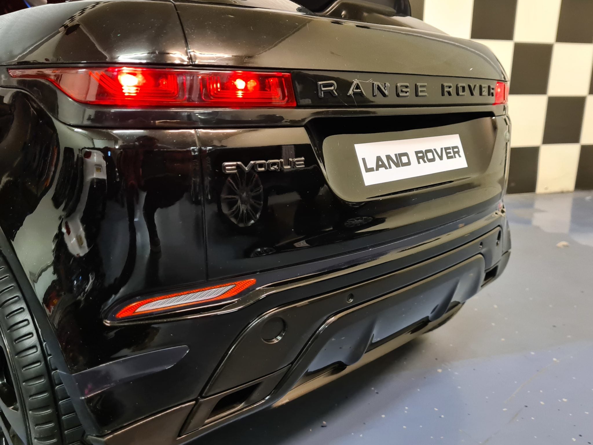 Voiture électrique enfant Range Rover Evoque 4x4 métallisé noir – Adventure Rider – vue 7