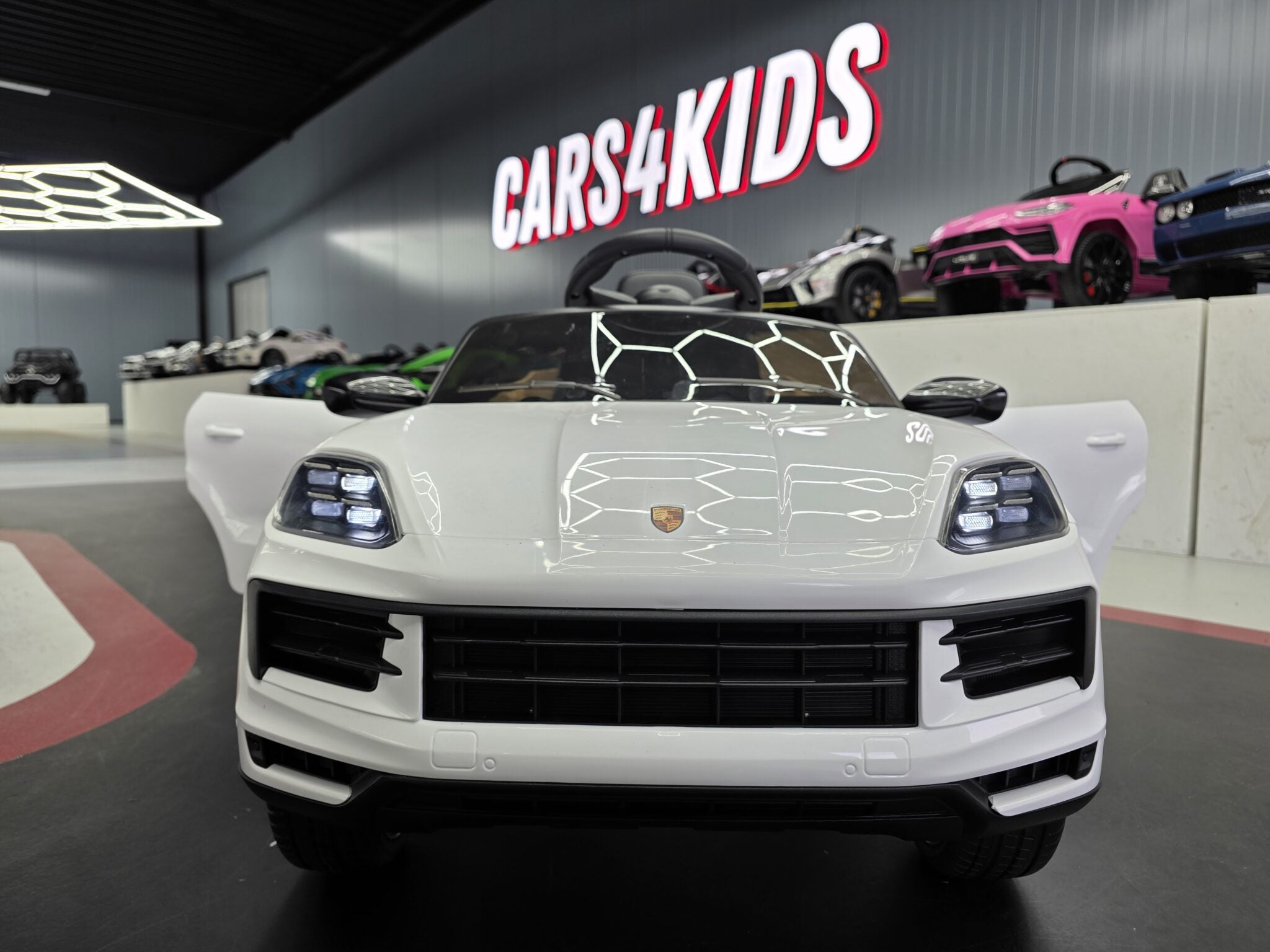 Voiture électrique enfant Porsche Cayenne 12 V blanc – Adventure Rider – vue 2