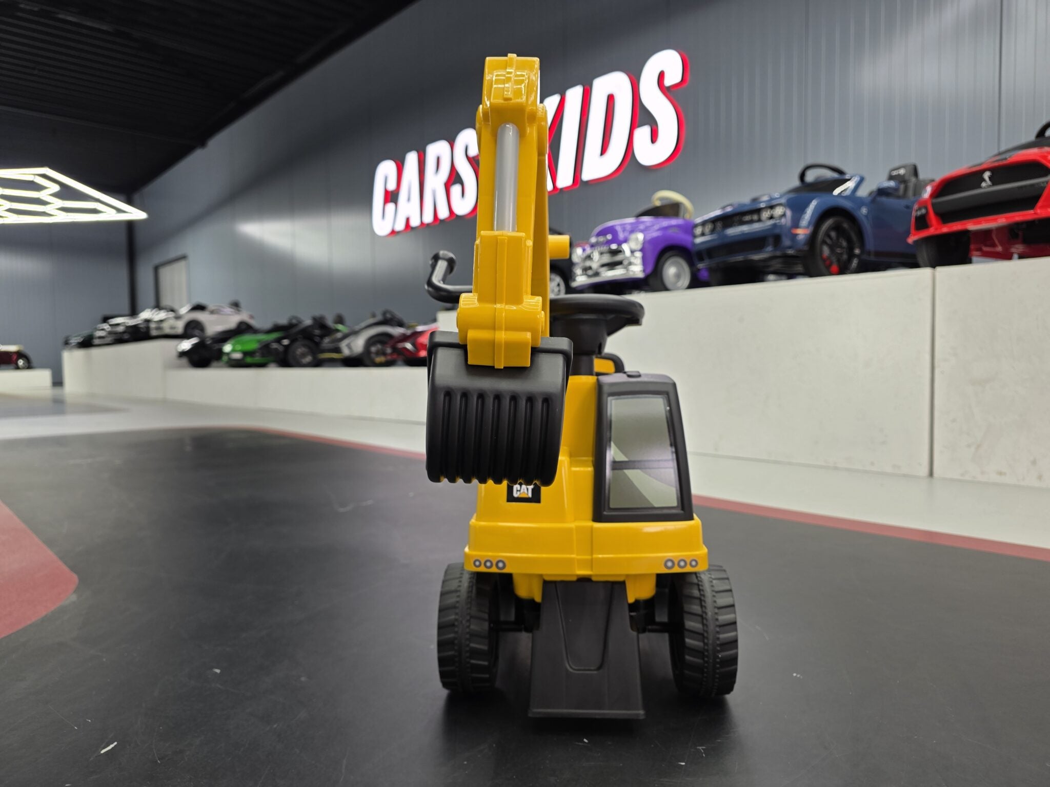 Engin de chantier pour enfant Caterpillar excavator walker – Urban Rider – vue 2
