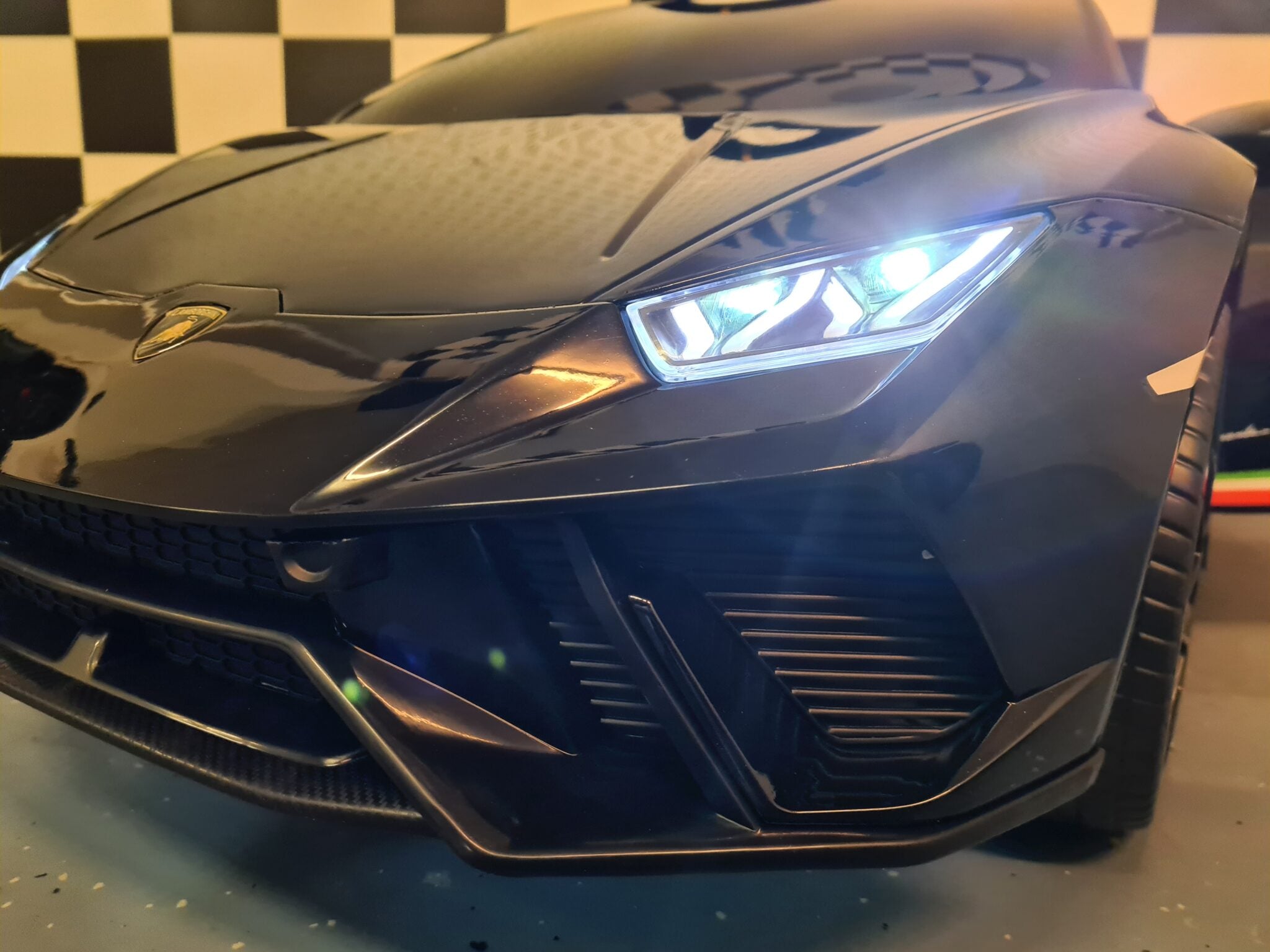 Voiture électrique enfant Lamborghini Huracan 12 V avec télécommande noir métallisé – Racing Star – vue 7