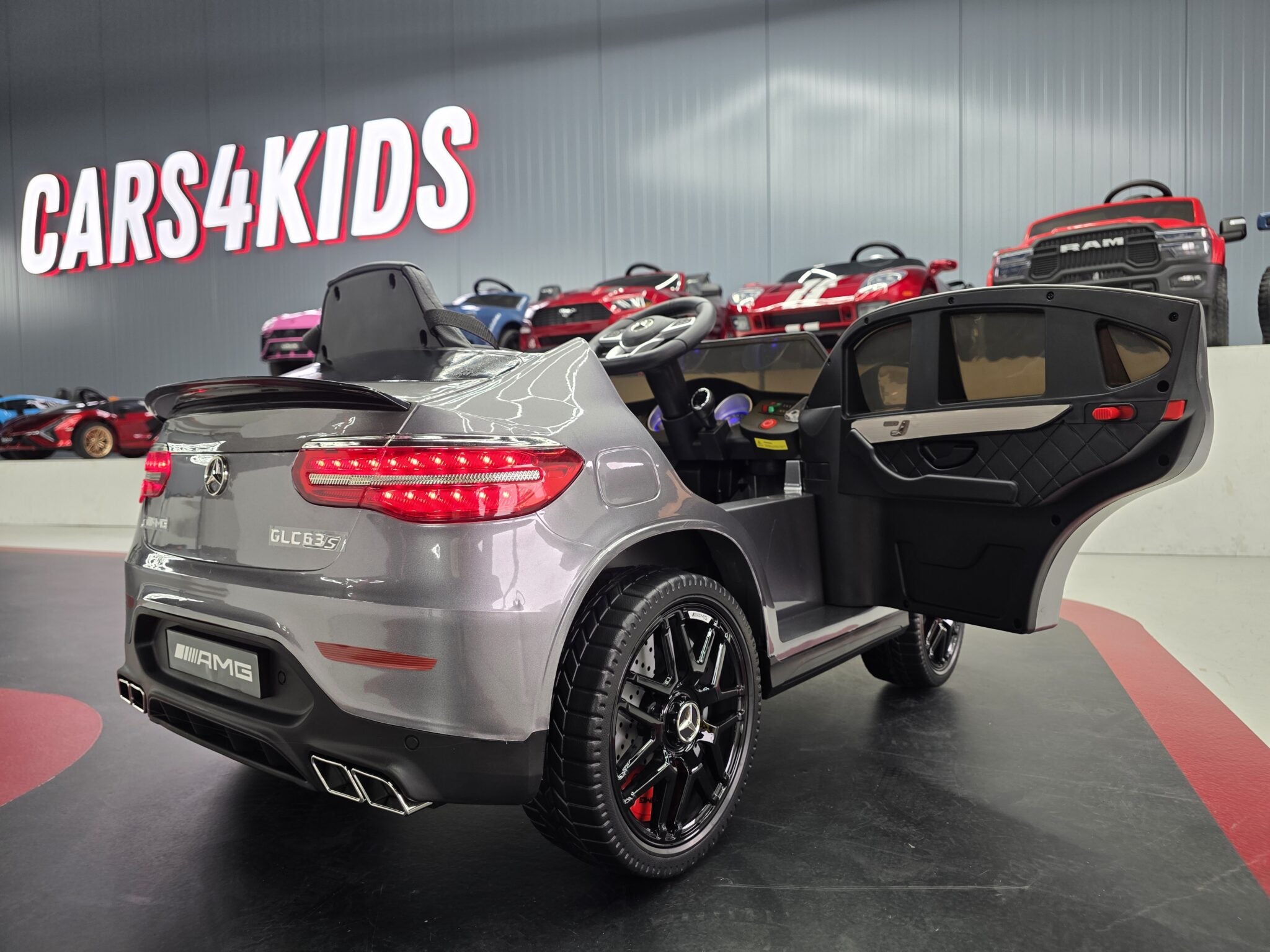 Voiture électrique enfant Mercedes GLC 63 12V argent métallisé 1 place – Adventure Rider – vue 4