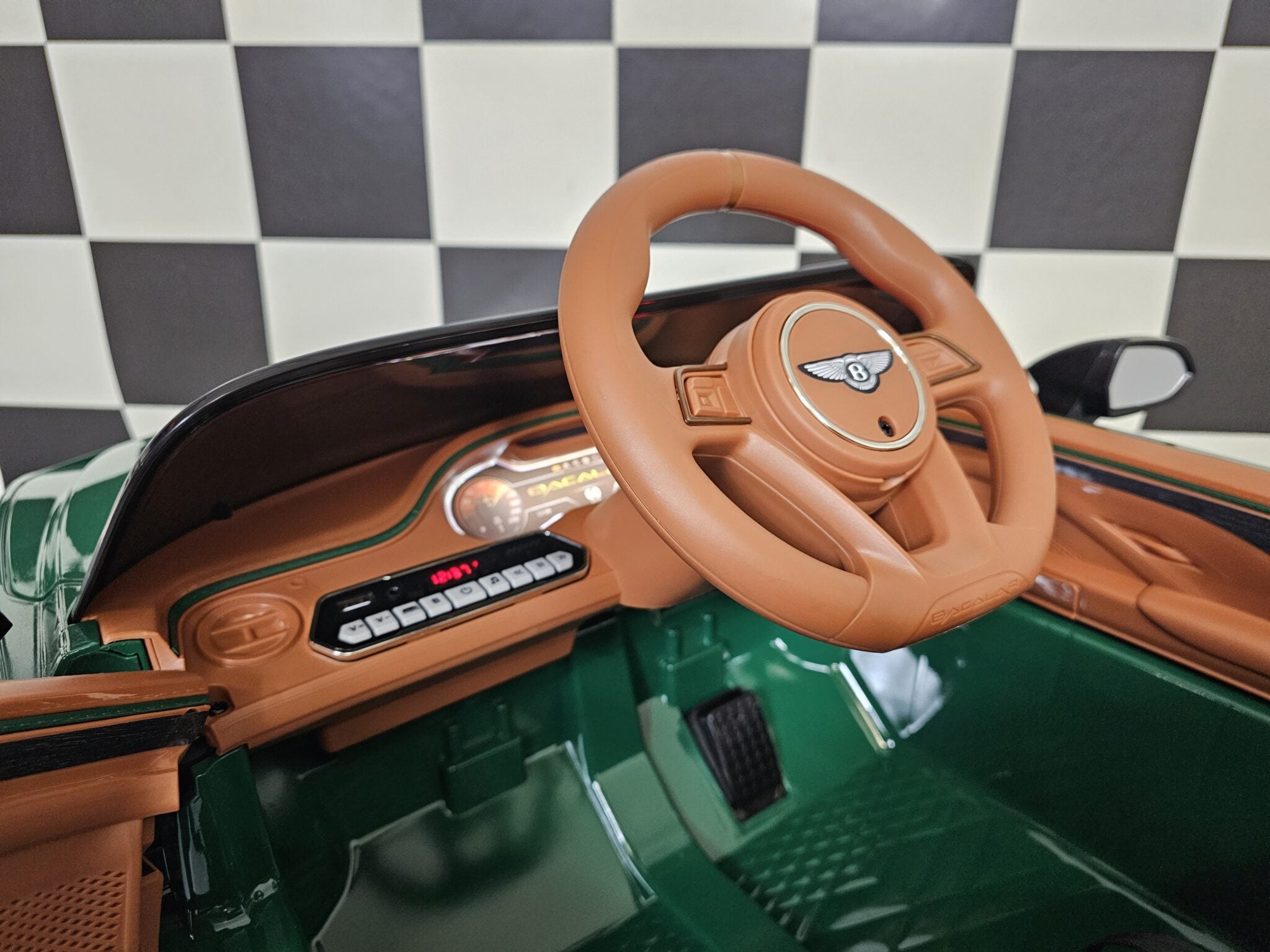 Voiture électrique enfant Bentley Bacalar 12 V métallisé vert – Royal Drive – vue 9