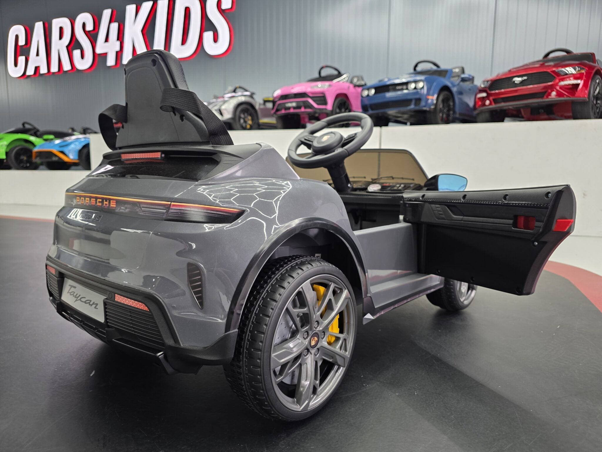 Voiture électrique enfant Porsche Taycan 1 place 12 V gris – Racing Star – vue 4