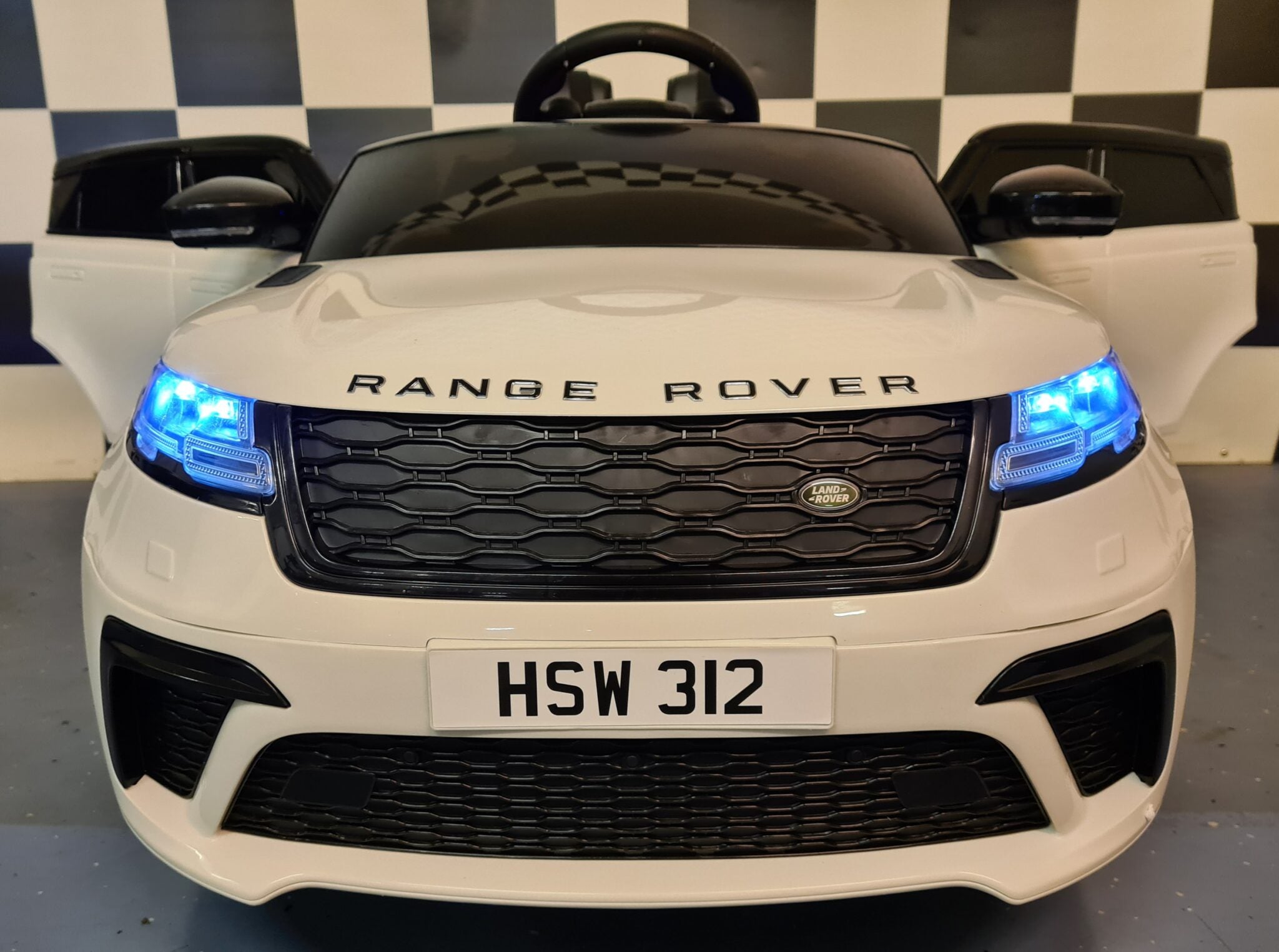Voiture électrique enfant Range Rover Velar 12 V avec télécommande blanc – Adventure Rider – vue 2