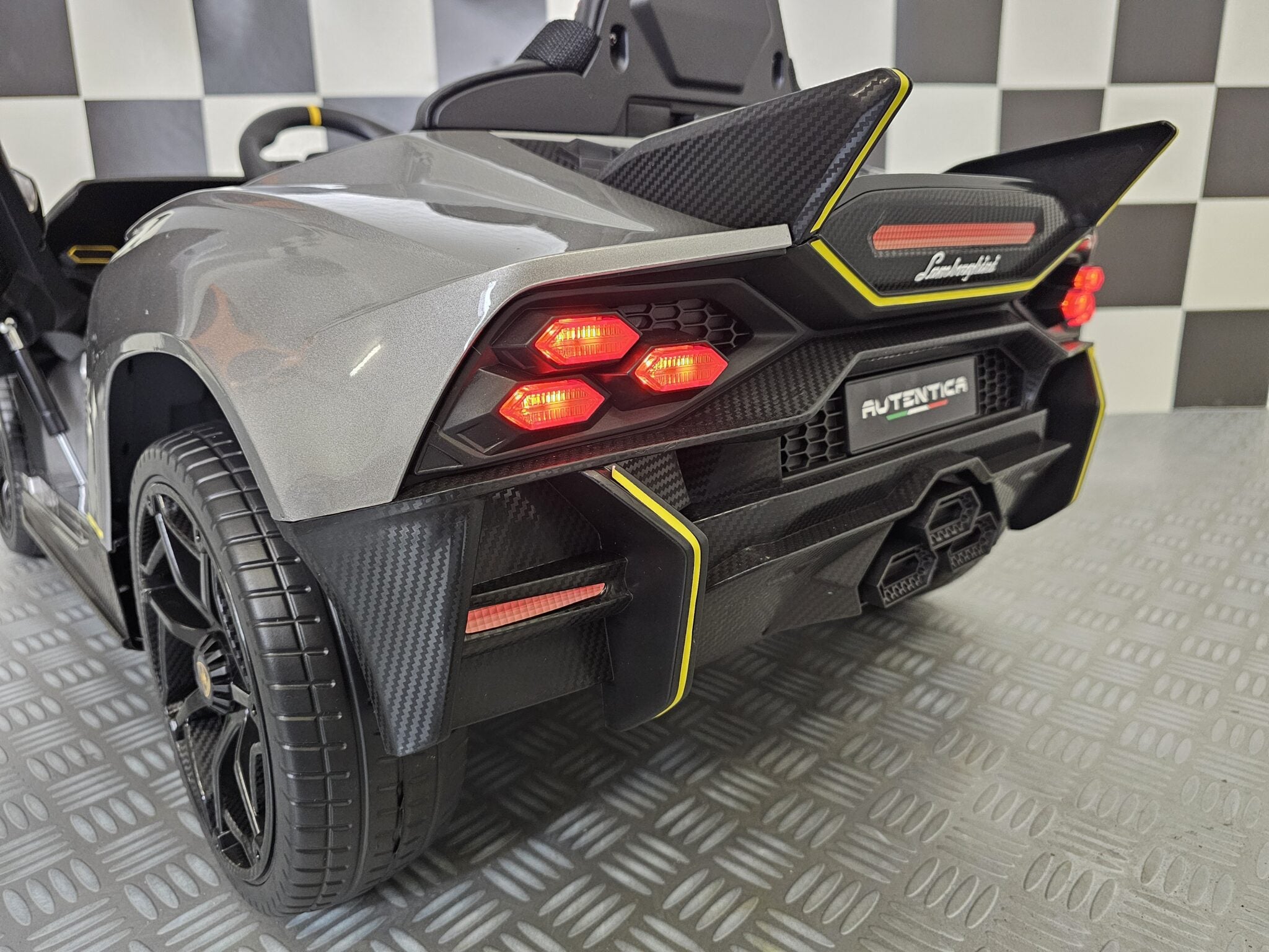 Voiture électrique enfant Lamborghini Auténtica 12 V gris métallisé – Racing Star – vue 8