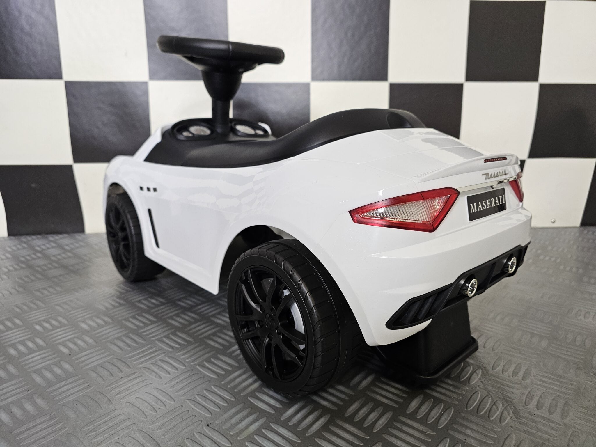 Véhicule électrique enfant Walking Maserati Gran Cabrio – Urban Rider – vue 4