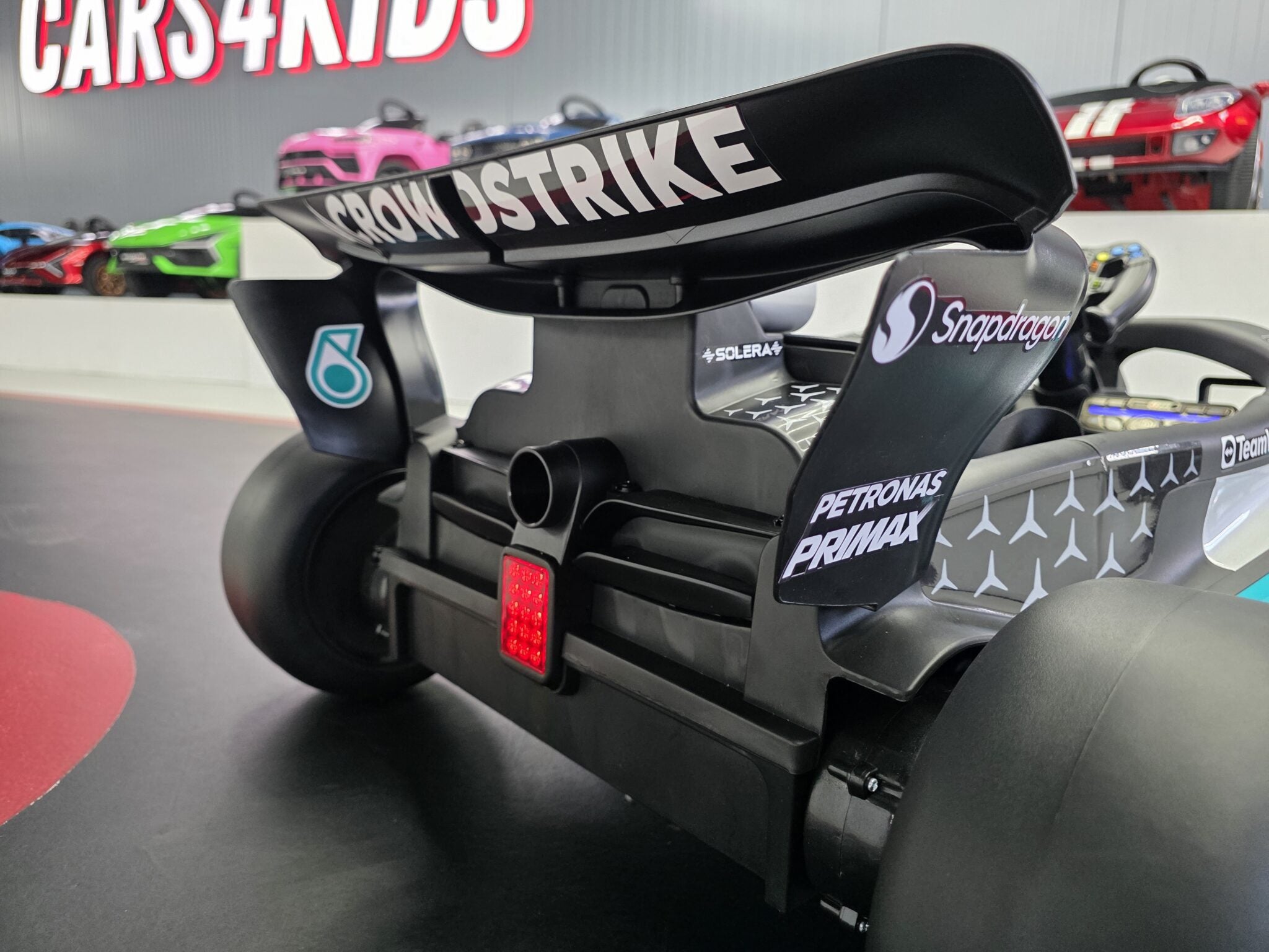 Voiture électrique enfant Mercedes Formula 1 12 V – Racing Star – vue 8