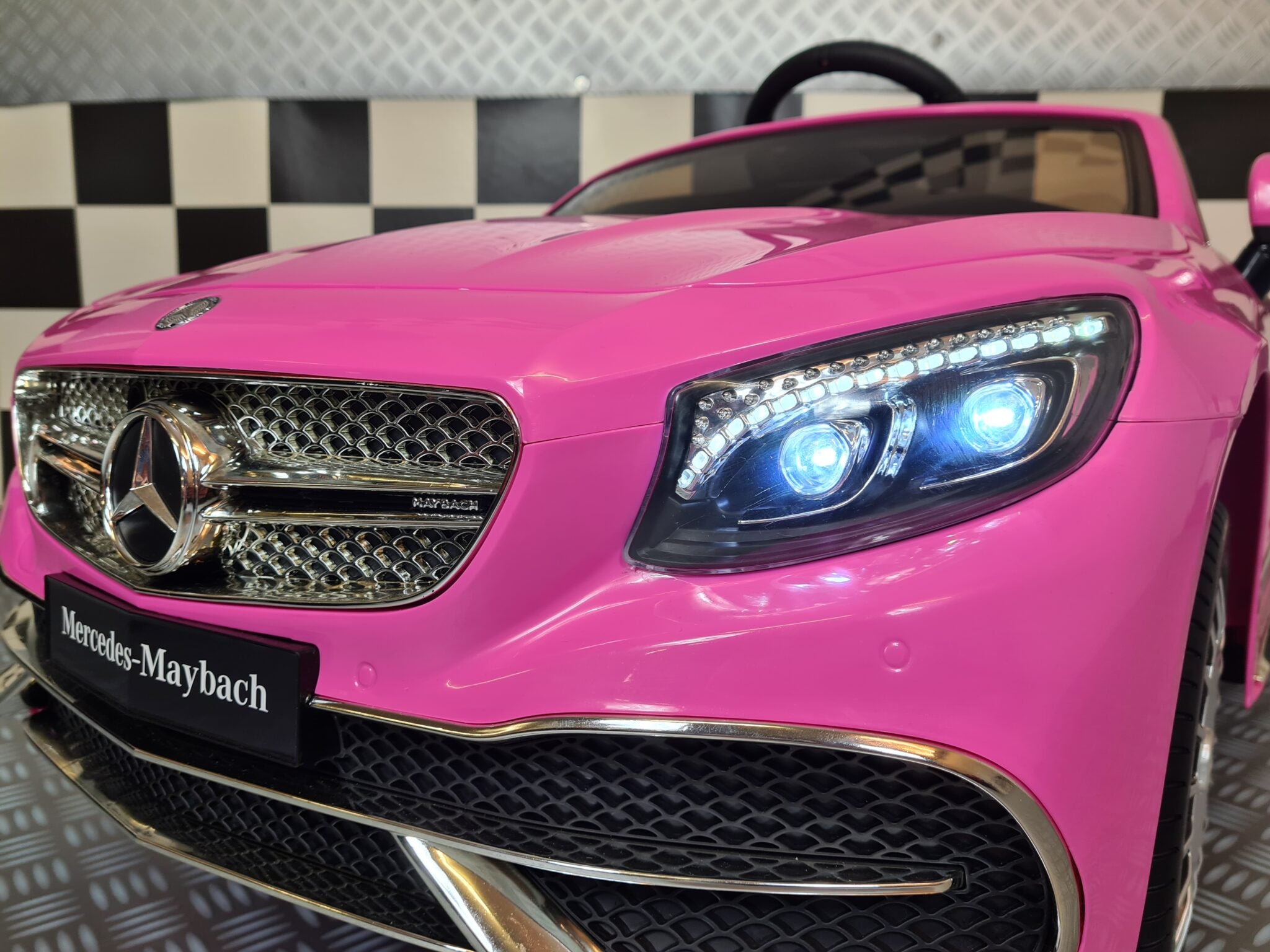 Voiture électrique enfant Mercedes Maybach S650 rose 12 V – Royal Drive – vue 7