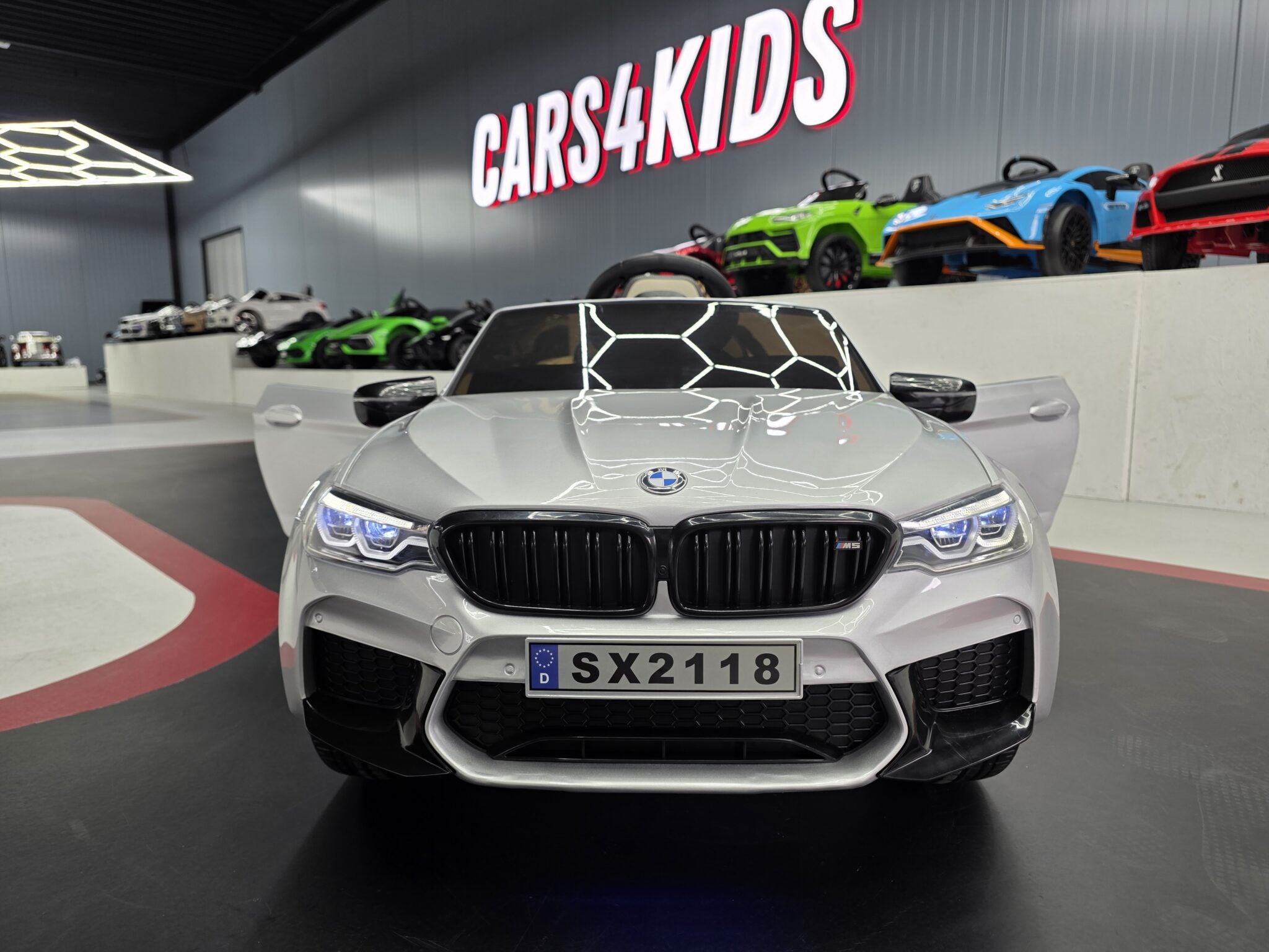 Voiture électrique enfant BMW M5 24 V gris métallisé – Urban Rider Pro – vue 2