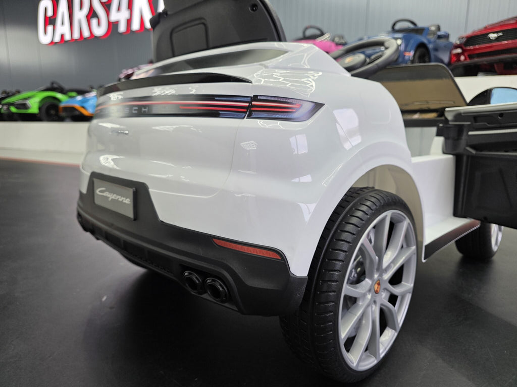 Voiture électrique enfant Porsche Cayenne 12 V blanc – Adventure Rider – vue 6