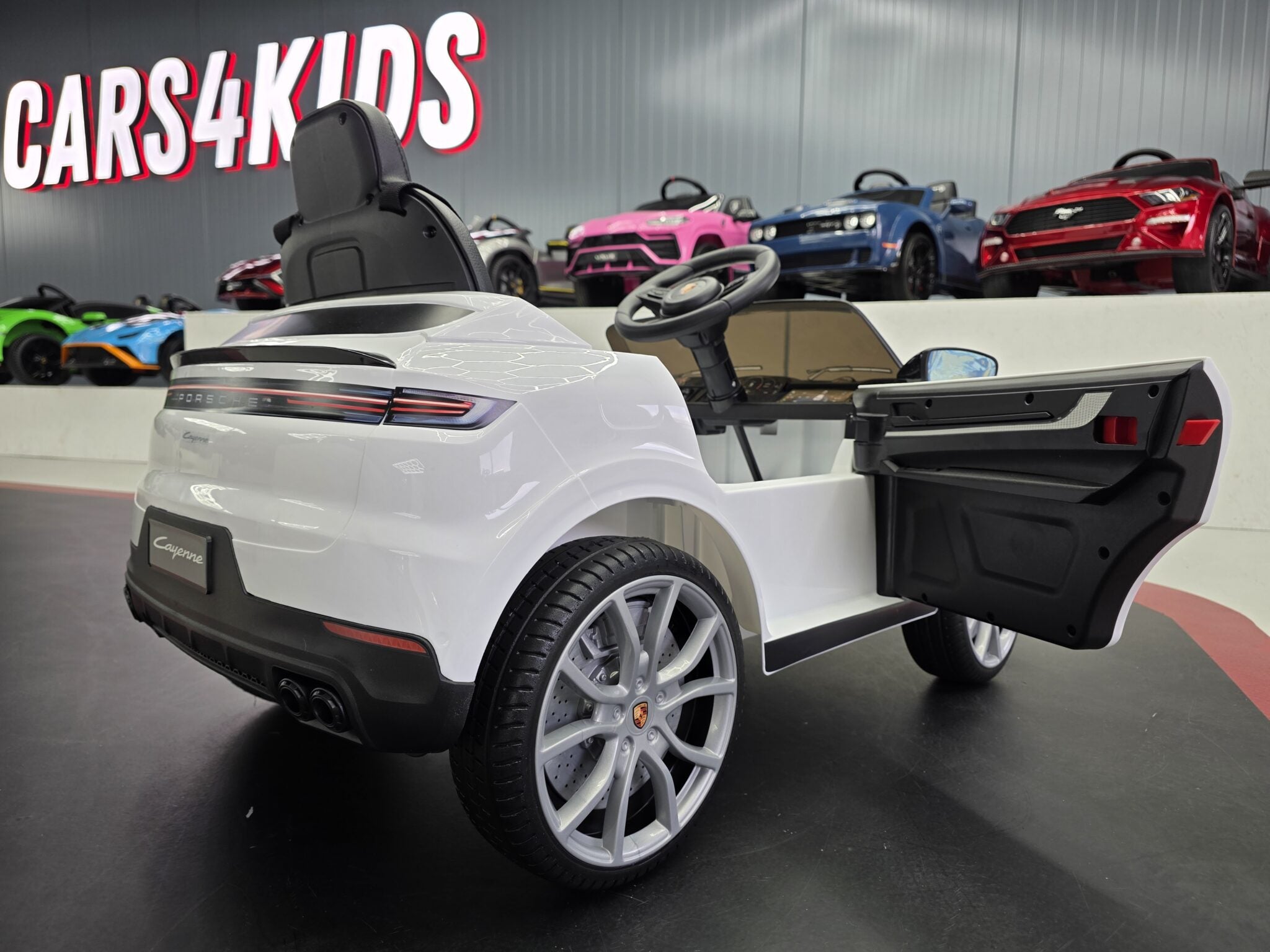 Voiture électrique enfant Porsche Cayenne 12 V blanc – Adventure Rider – vue 4