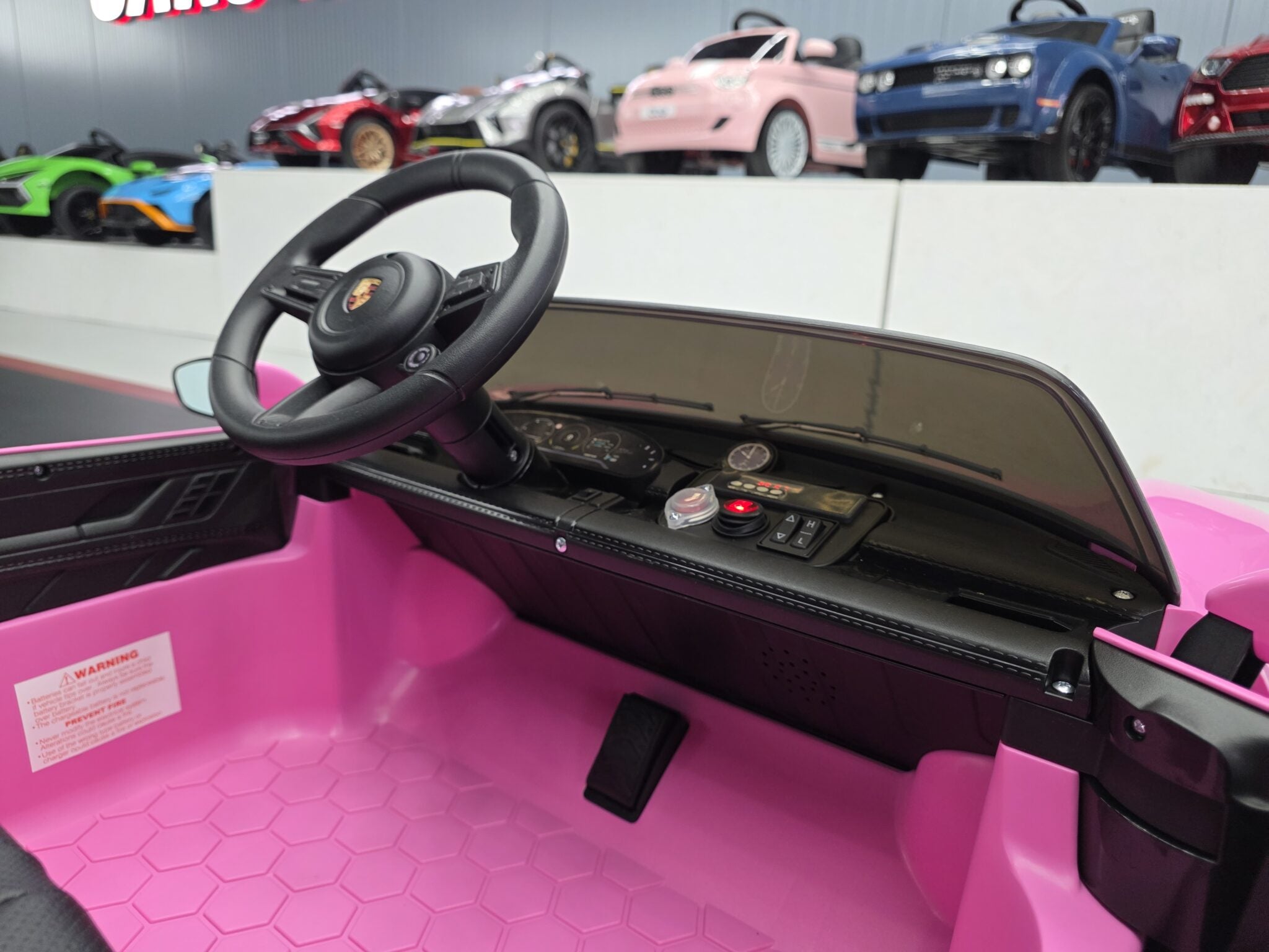 Voiture électrique enfant Porsche Taycan 2 places 24 V rose – Racing Star Pro – vue 8