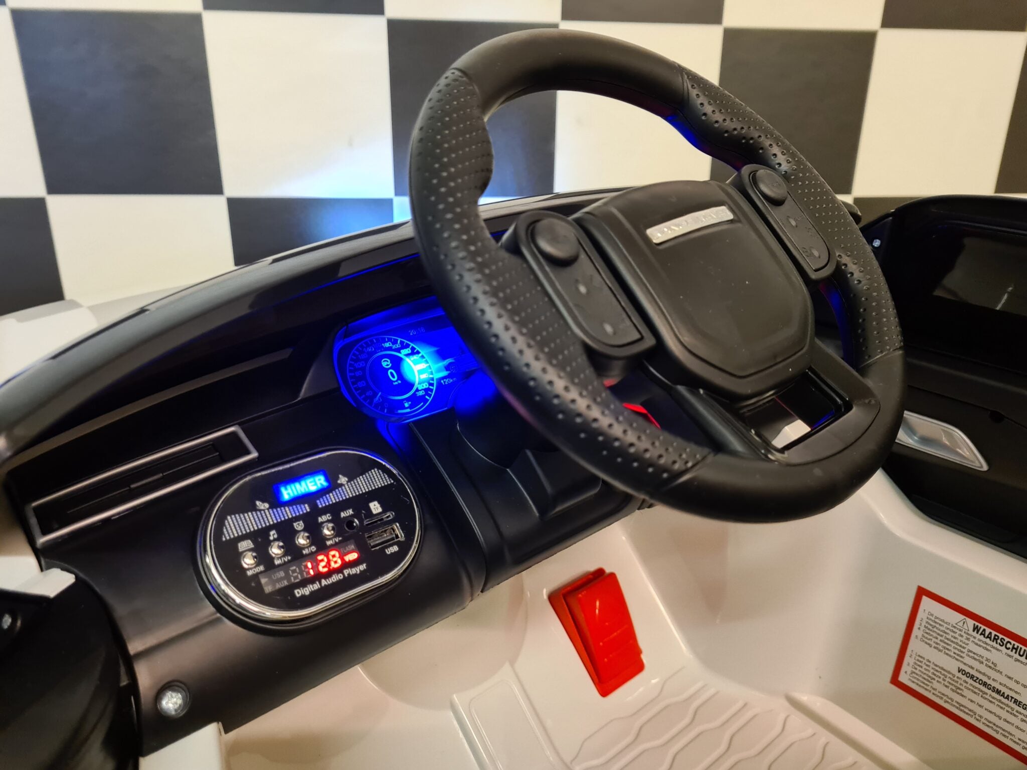Voiture électrique enfant Range Rover Velar 12 V avec télécommande blanc – Adventure Rider – vue 9