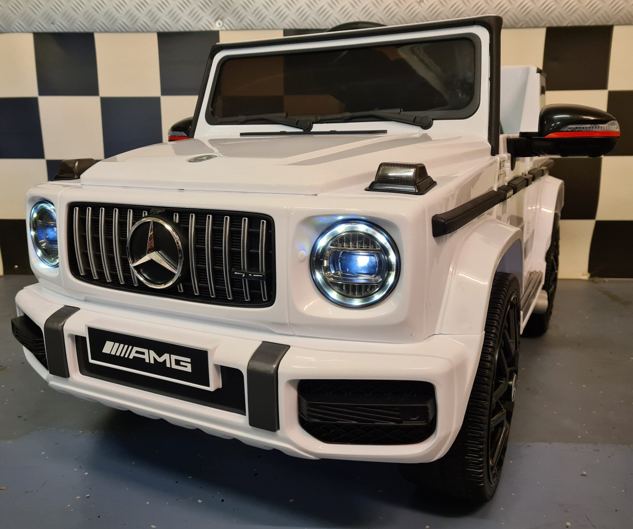 Voiture électrique enfant Mercedes G63 12V blanc avec démarrage progressif 1 place – Adventure Rider