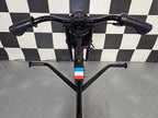 Véhicule électrique enfant trike 24 V noir – Street Rider Pro – vue 8