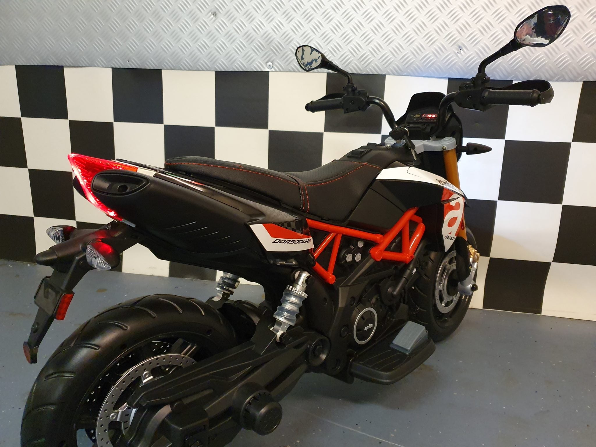 Moto électrique enfant Aprilia Dorsoduro – Street Rider – vue 4