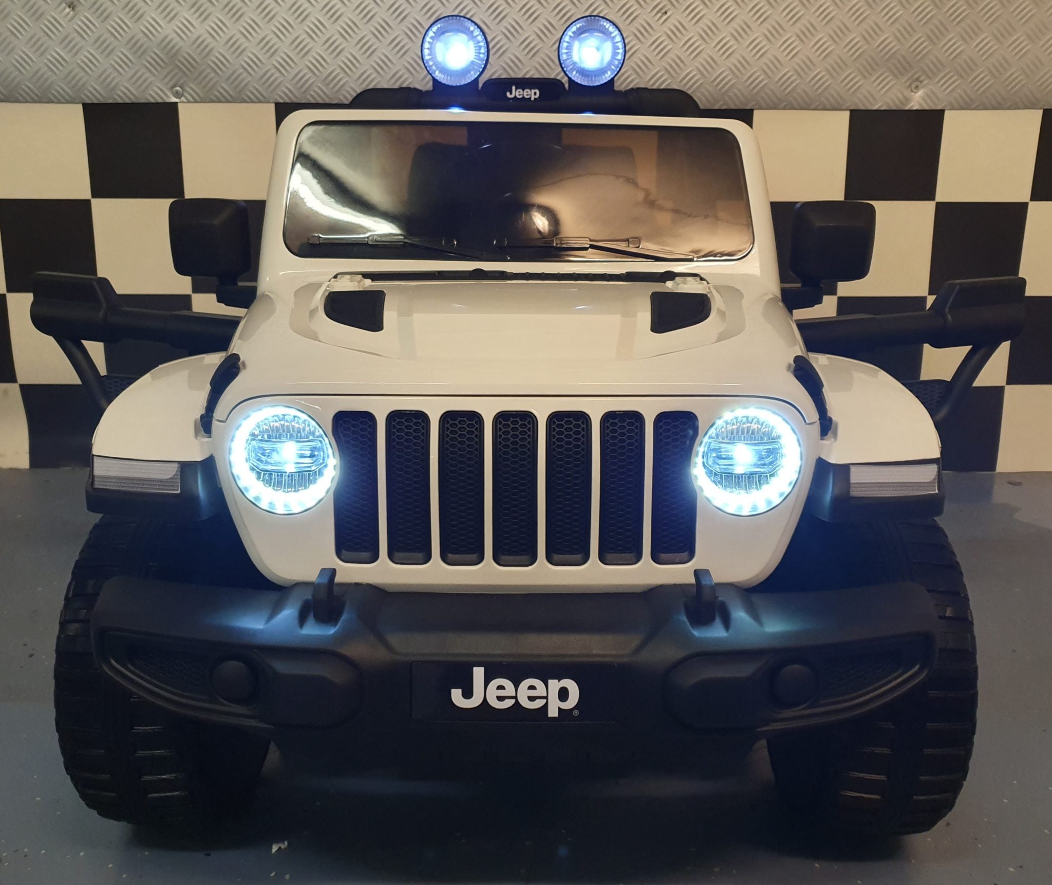 Voiture électrique enfant Jeep Wrangler 12 V 4x4 RC blanc – Adventure Rider – vue 3