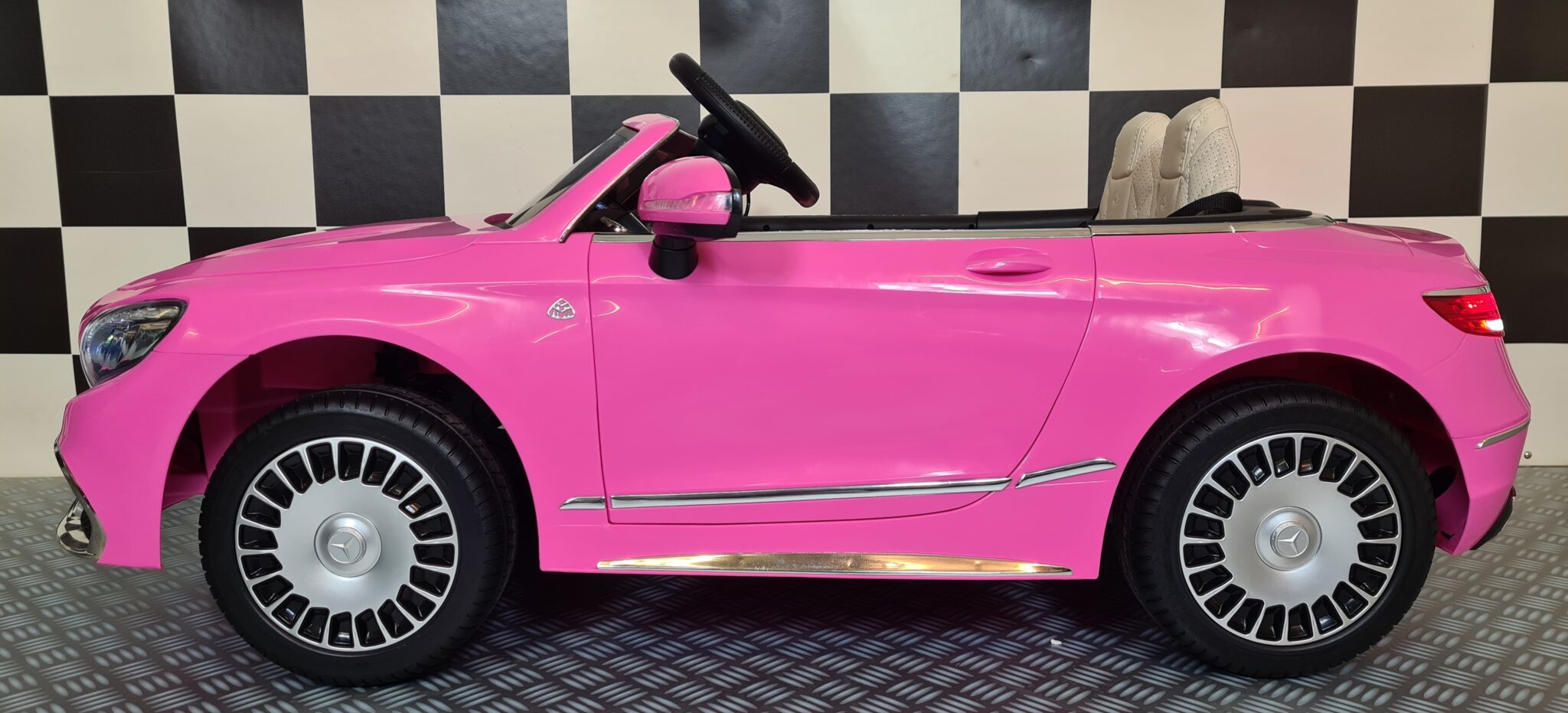 Voiture électrique enfant Mercedes Maybach S650 rose 12 V – Royal Drive – vue 4