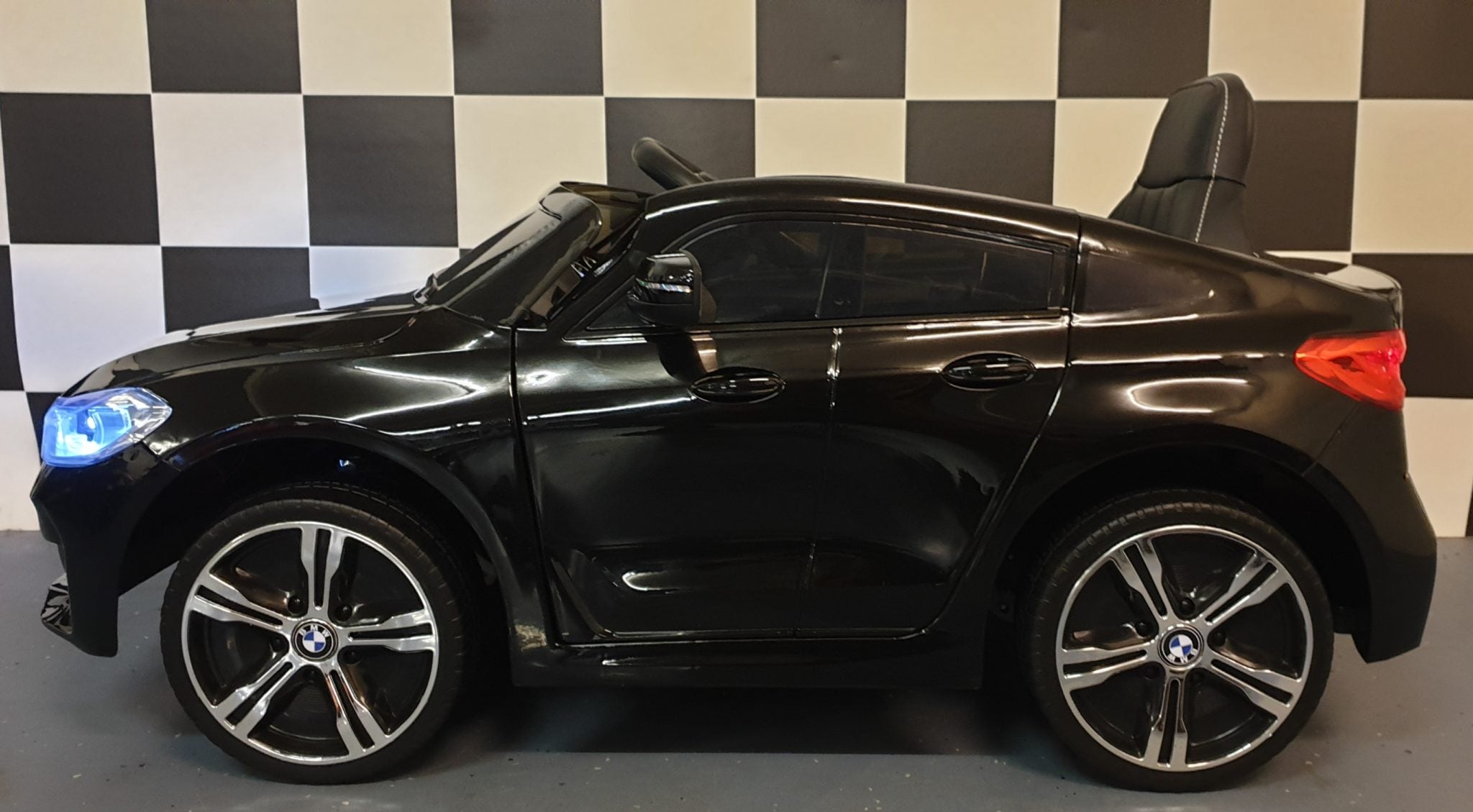 Voiture électrique enfant BMW GT 12V métallisé noir – Urban Rider – vue 3