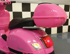 Scooter électrique enfant Vespa GTS rose 12 V avec pare-brise – Street Rider – vue 5