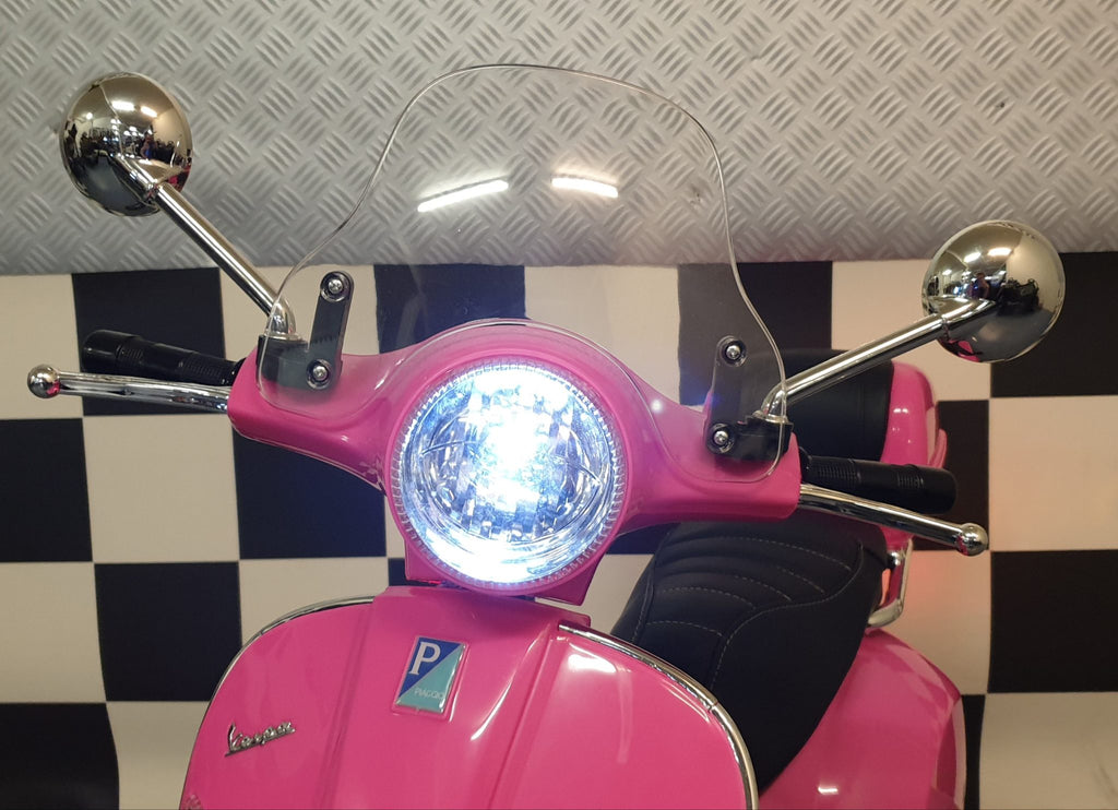 Scooter électrique enfant Vespa GTS rose 12 V avec pare-brise – Street Rider – vue 4
