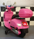 Scooter électrique enfant Vespa GTS rose 12 V avec pare-brise – Street Rider – vue 3